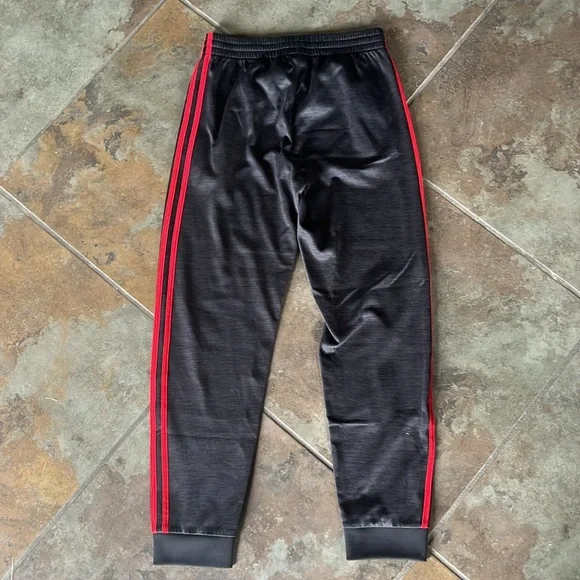 Adidas grey and red, jogger sweatpants, basically new, good condition, no holes - Picture 4 of 4
